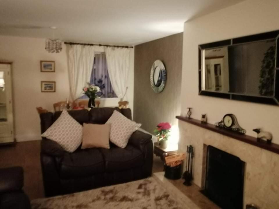 Comfy Quiet Town House Villa Strabane Szoba fotó